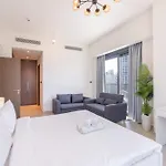 Full Luxury In This 2 Bedroom With Skycraper Views