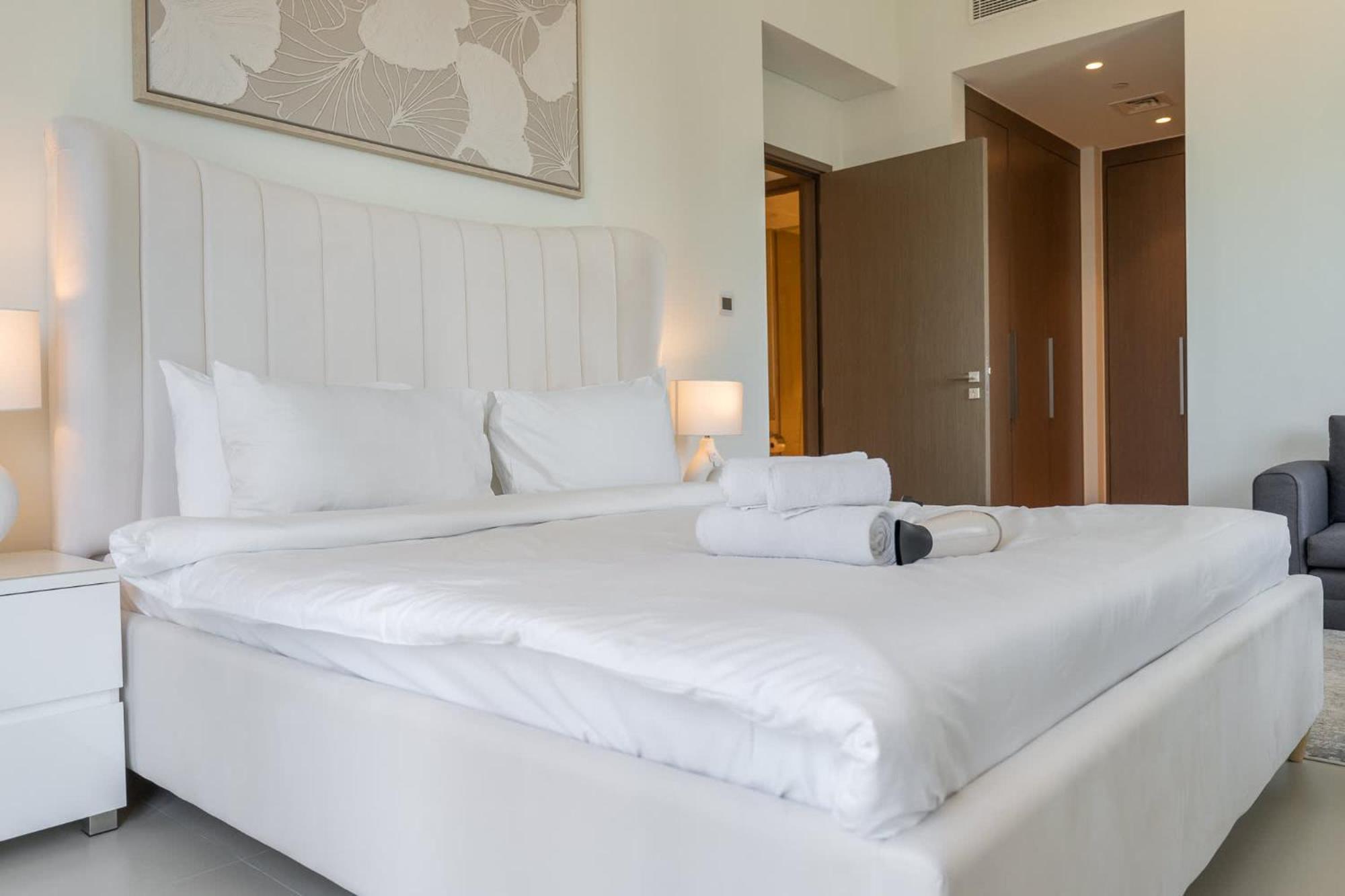 Full Luxury In 2 Bedroom With Skycraper Views