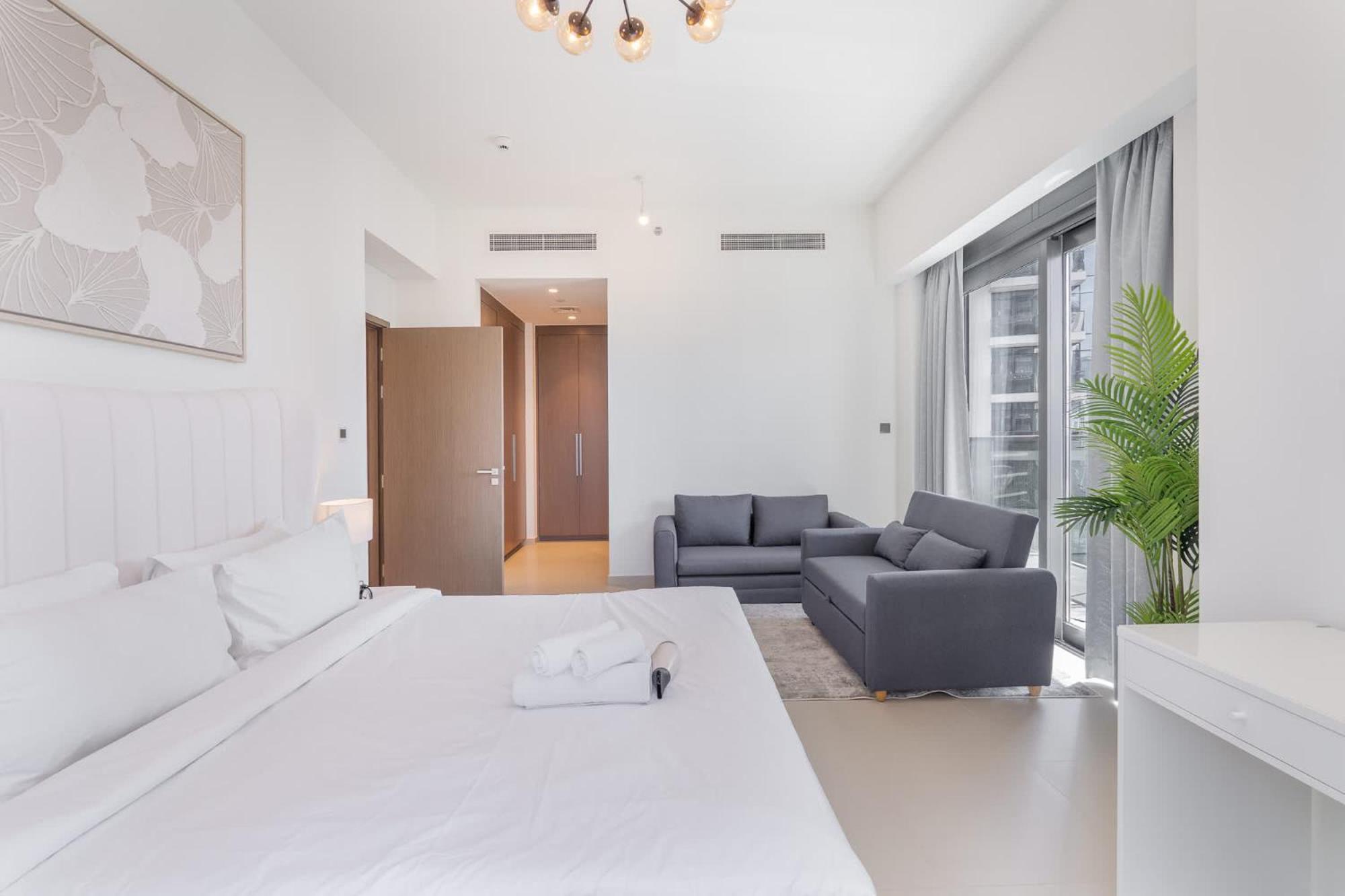 Full Luxury In 2 Bedroom With Skycraper Views Dubai