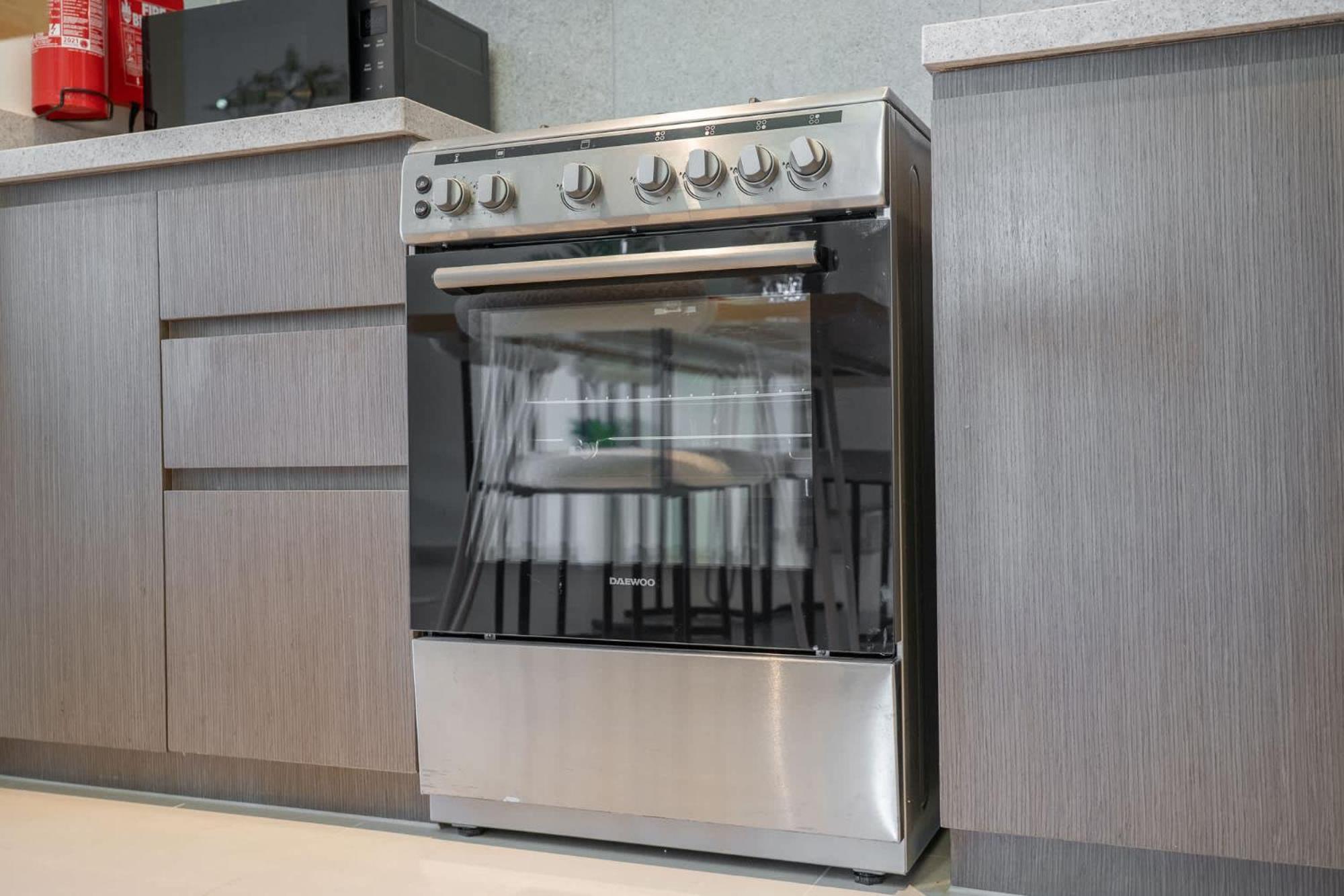 Full Luxury In 2 Bedroom With Skycraper Views Apartment